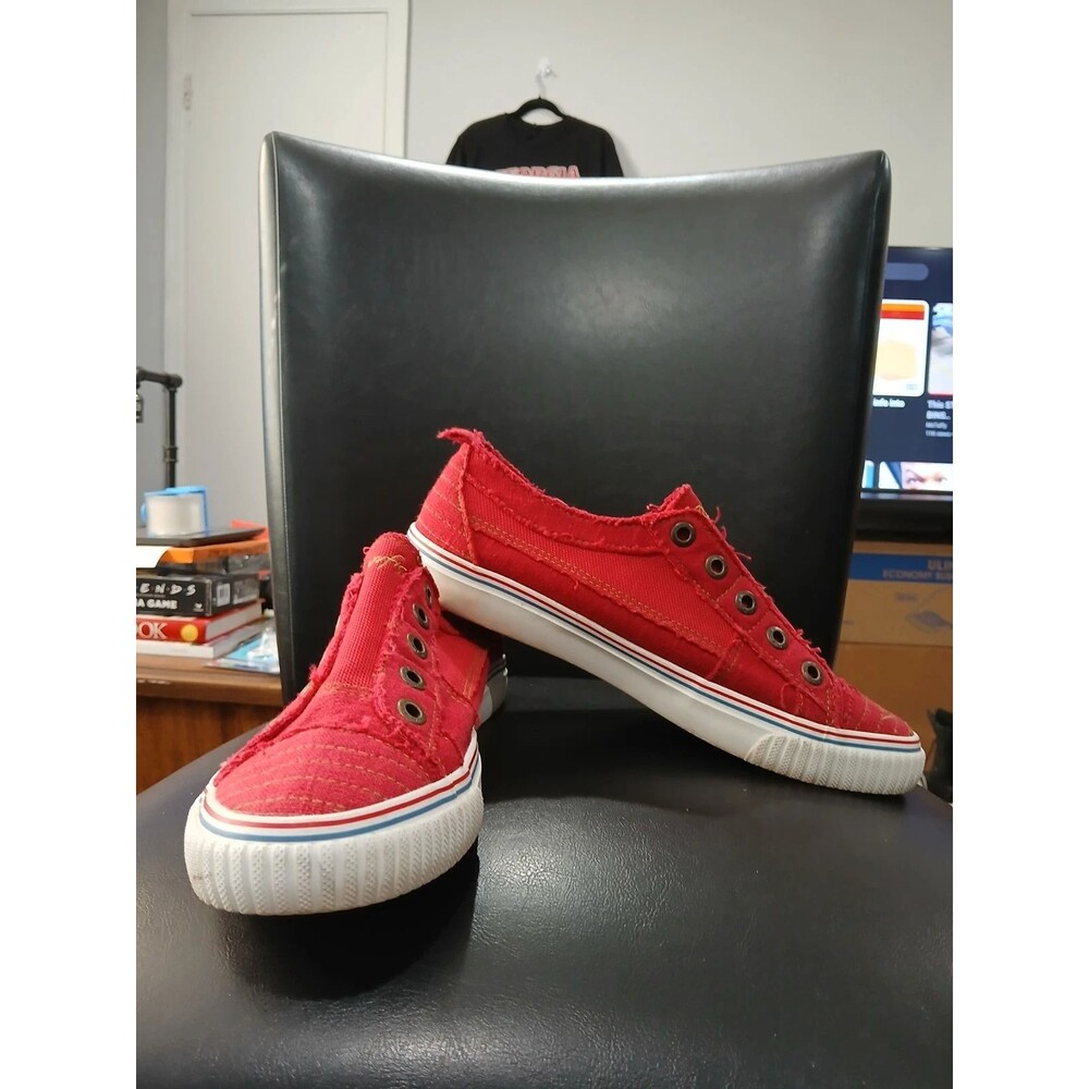 Blowfish Malibu. Burgundy Slip On Sneakers. Women Size 9.